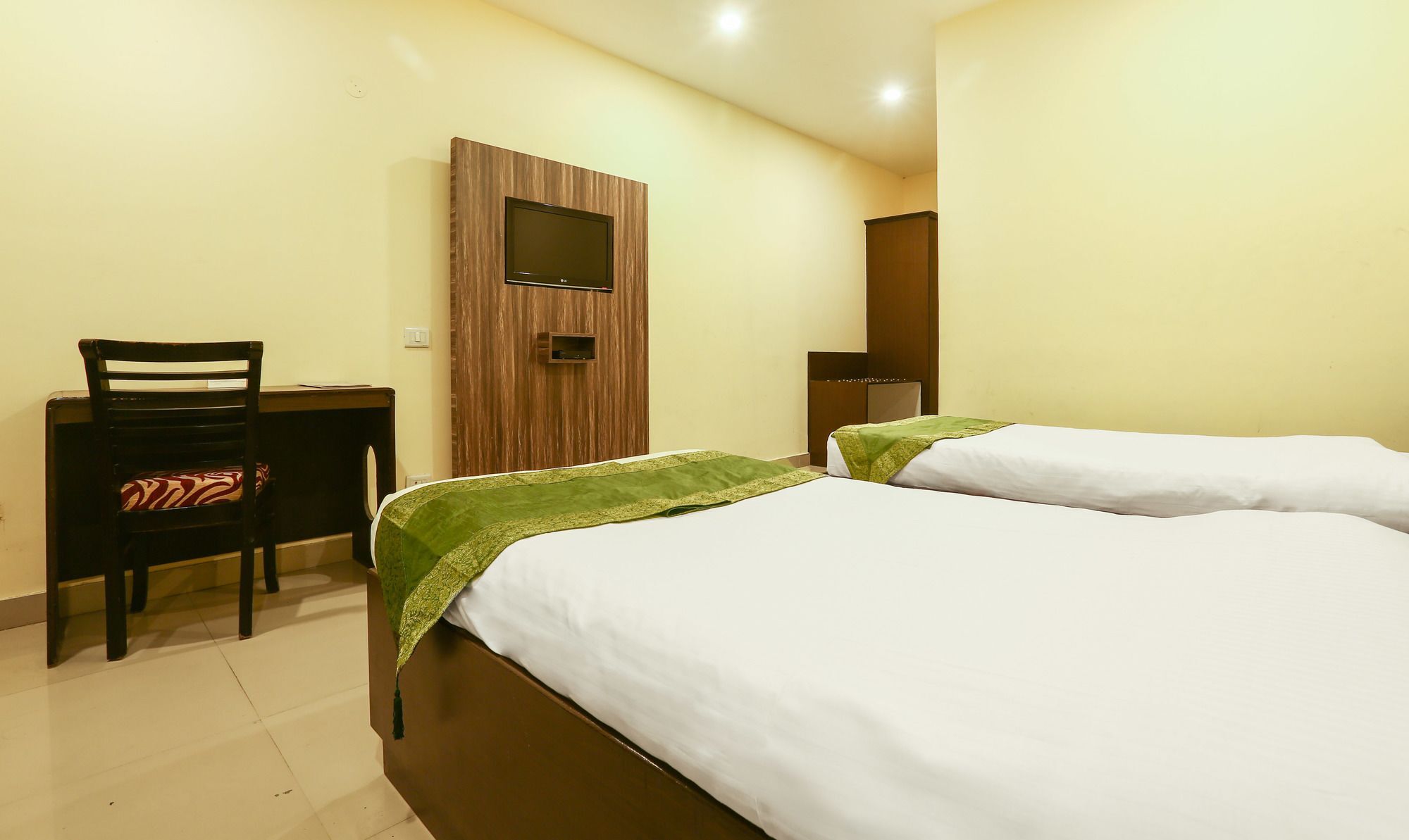 Treebo Trend Gk Conifer Hotel Dharamshala Exterior photo