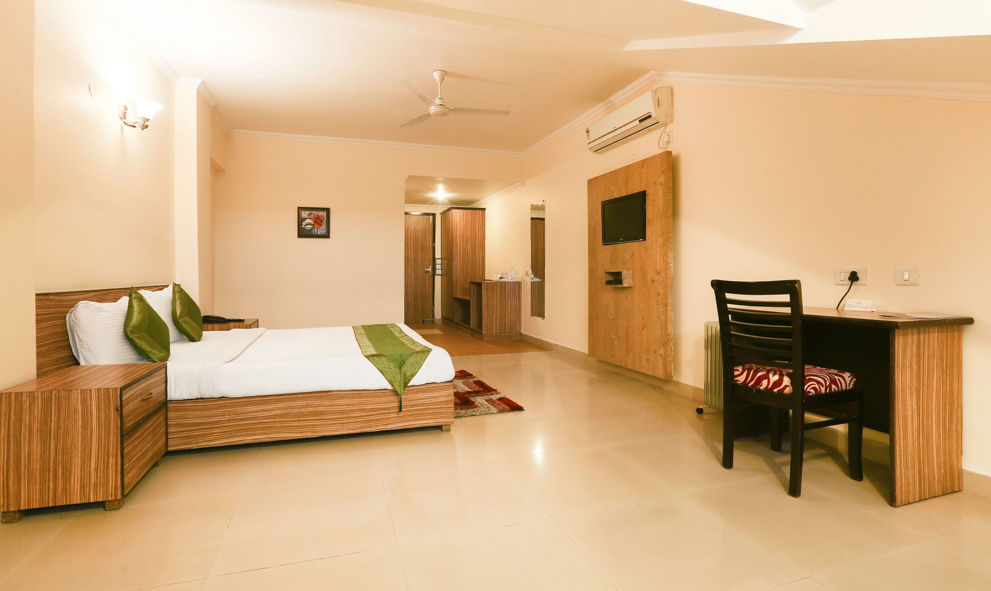 Treebo Trend Gk Conifer Hotel Dharamshala Exterior photo