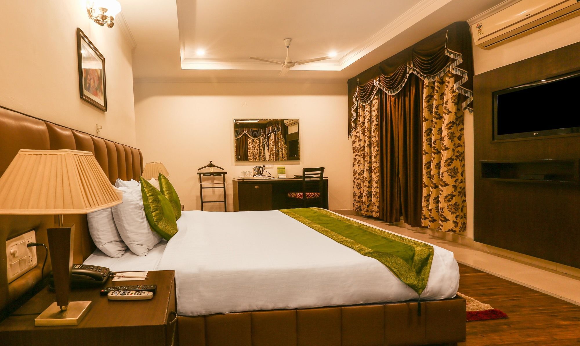 Treebo Trend Gk Conifer Hotel Dharamshala Exterior photo